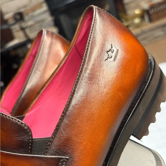 Stylish Brown Leather Loafers for Men - Picture 2 of 9